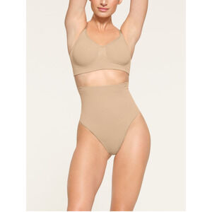 SKIMS Kim Kardashian‎ Core Control Thong Color Clay Size L/XL SH-THG-0108 NWOT